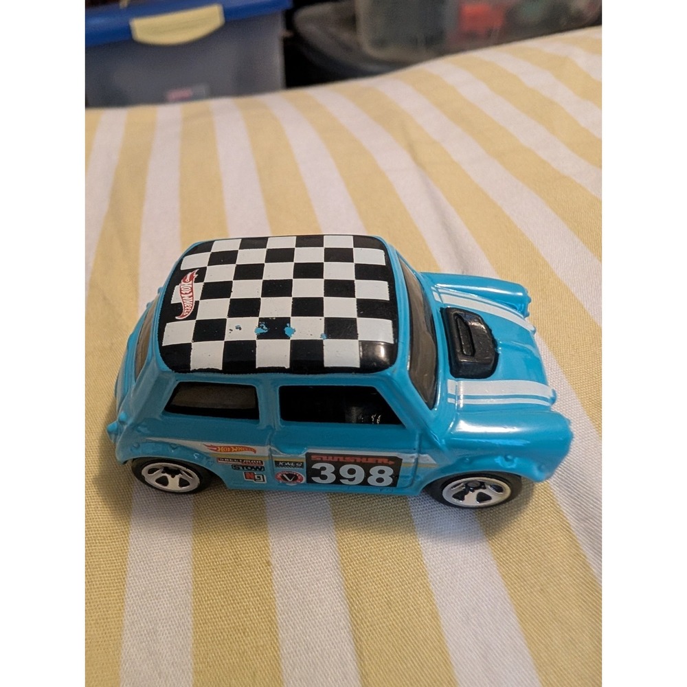 Hot Wheels Morris Mini Cooper 1/64 Scale Diecast Blue Checkered Roof 2014 H11